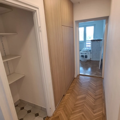 Előszoba szekrény